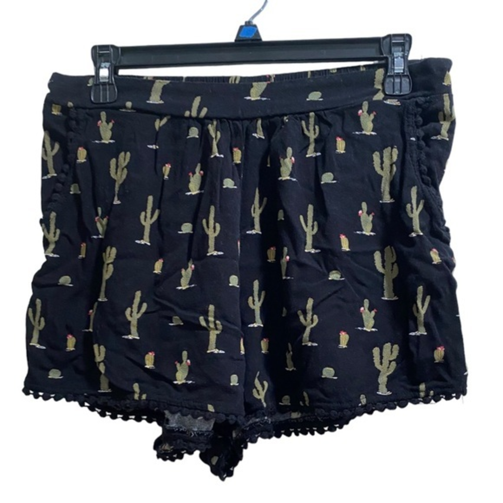 Women’s Eyeshadow Shorts, Black with Cactus,‎ size Large EUC